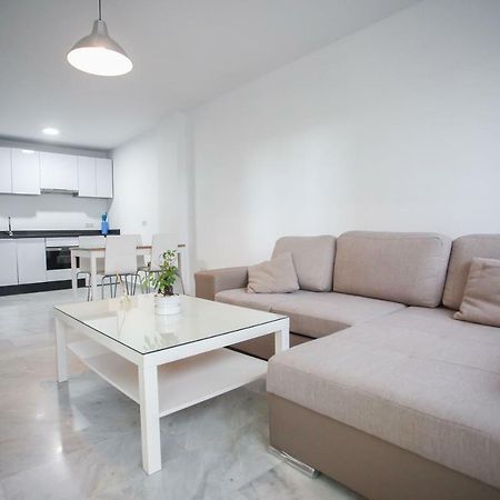 Apartamento En La Carihuela Con Piscina Y Parking, Al Lado De La Playa Apartment Torremolinos Exterior foto