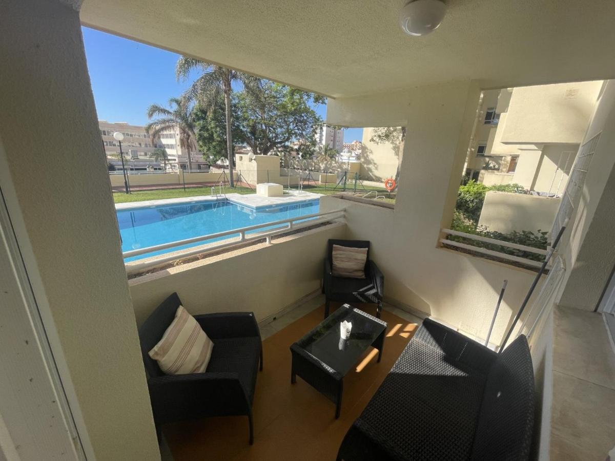 Apartamento En La Carihuela Con Piscina Y Parking, Al Lado De La Playa Apartment Torremolinos Exterior foto