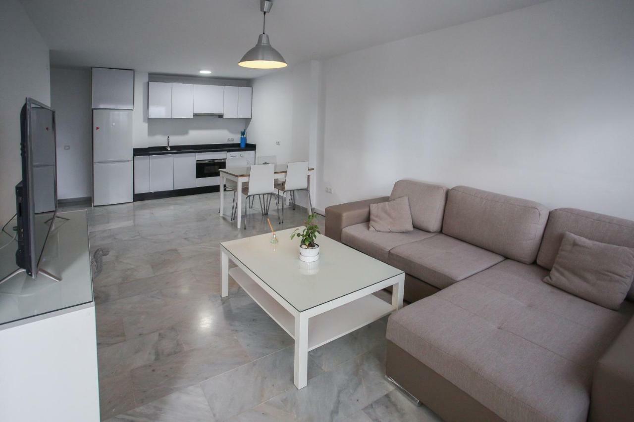 Apartamento En La Carihuela Con Piscina Y Parking, Al Lado De La Playa Apartment Torremolinos Exterior foto